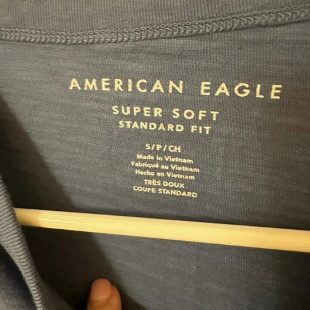 Lot of 3 American Eagle Outfitters T Shirts - Picture 4 of 13